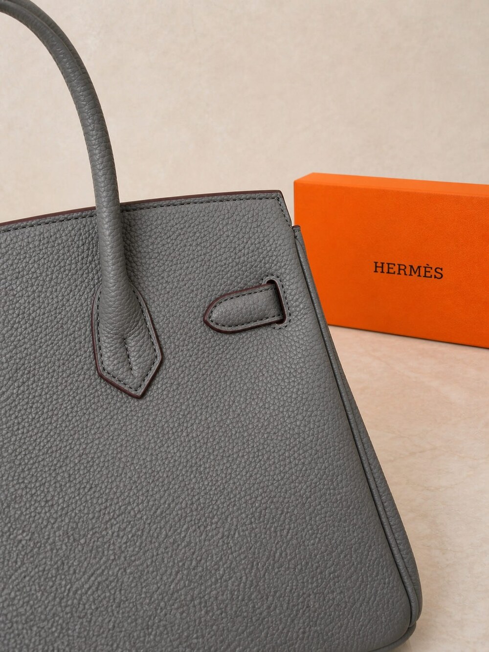 Hermes Birkin Handbag in Gris Meyer Togo with Gold Finish - Picture 4 of 9